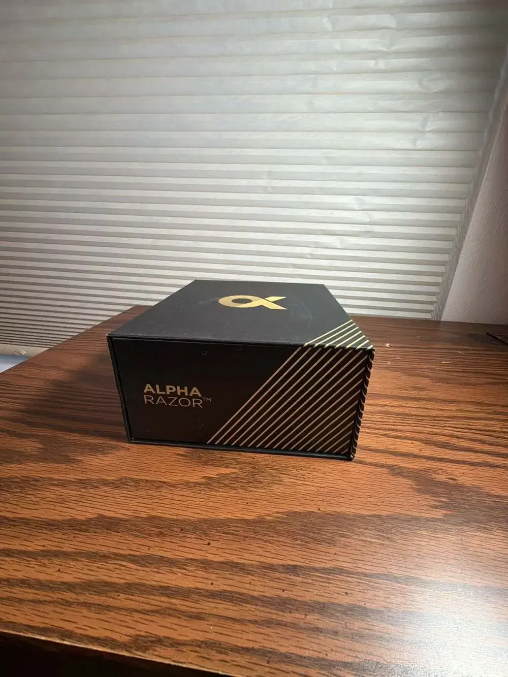 Alpha Razor 6-Blade Electric Razor